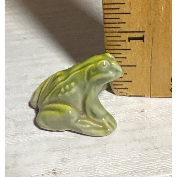Wade Whimsies England Green Ceramic Frog Figurine Miniature Collectible 1" - Picture 8 of 8